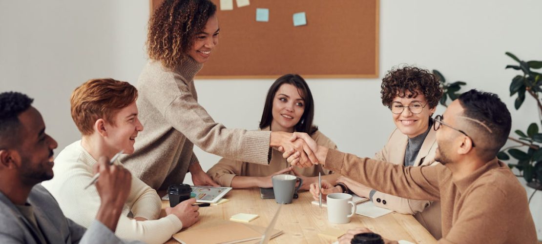 Signs a Female Coworker Likes You but Is Hiding It